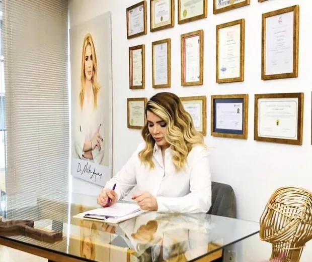 Dr. Meltem Ayran, Nişantaşı’ndaki kliniğinde